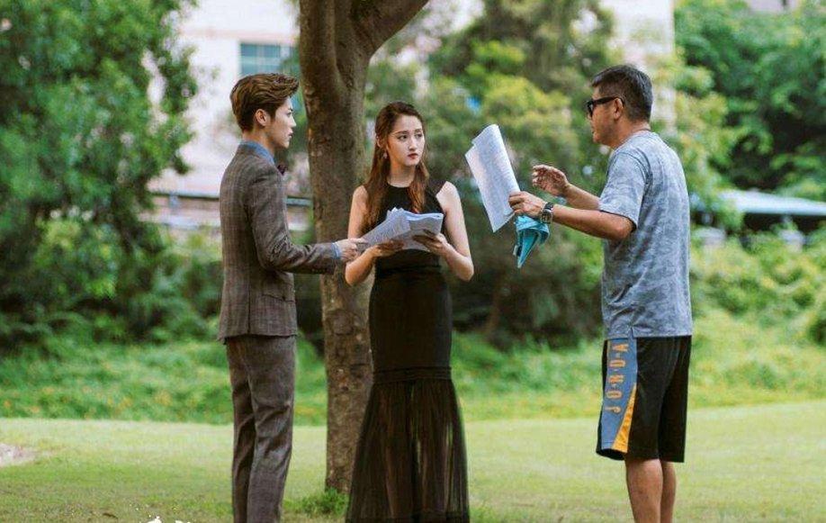 省十四届人大二次会议在昆隆重开幕